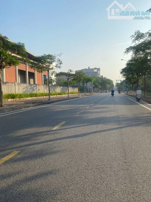 Bán lô biệt thự mặt Ngô Sỹ Liên dt 272m mt 9m hướng tb giá bán 22.5 tỷ