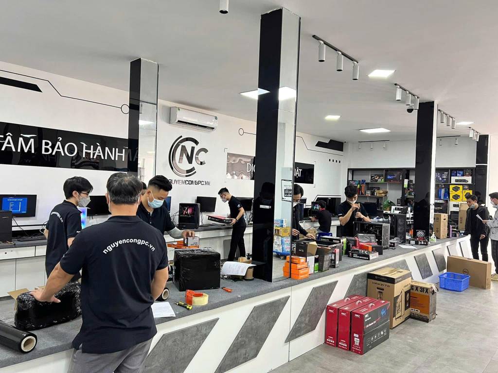 Bán gấp tòa nhà MT Lý Thường Kiệt, Quận 11, kinh doanh sầm uất, giá 120 tỷ