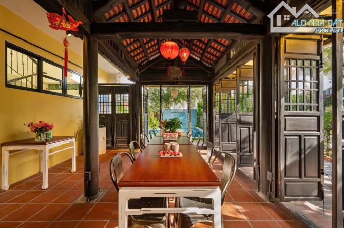 NỢ 1/2 NHÀ CẦN BÁN GẤP BIỆT THỰ CŨ NGUYỄN VĂN HƯỞNG - 15x25,5 ( 380M2 ) CHỈ 83.6 TỶ