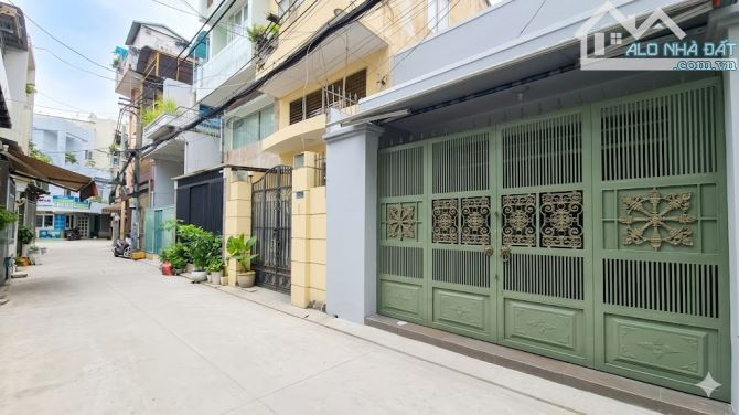 4.3 x 17m (70m²)- đường Ba Vân , Q.Tân Bình - nhà cũ rồi - Giá: 8.4 tỷ