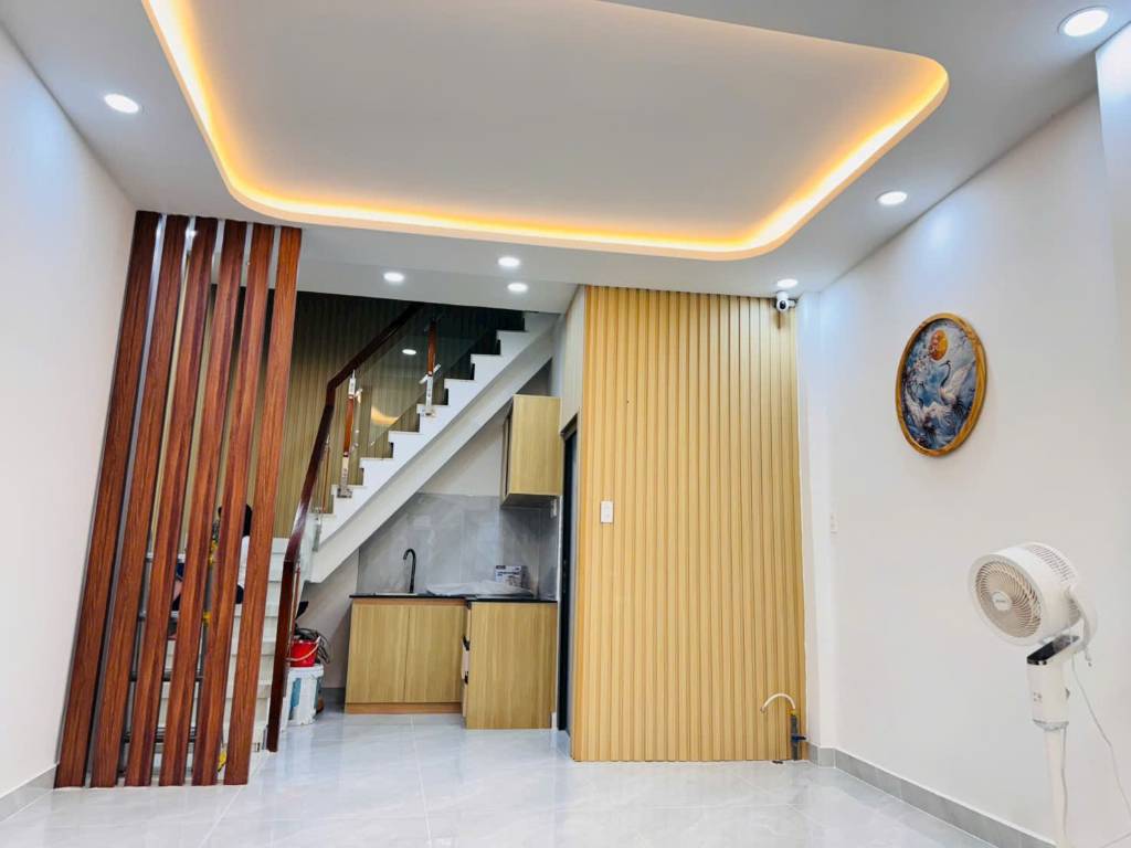 Bán nhà mặt tiền Trần Phú Quận 5, góc Trần Bình Trọng, 44m2 2 tầng, giá 8.7 tỷ