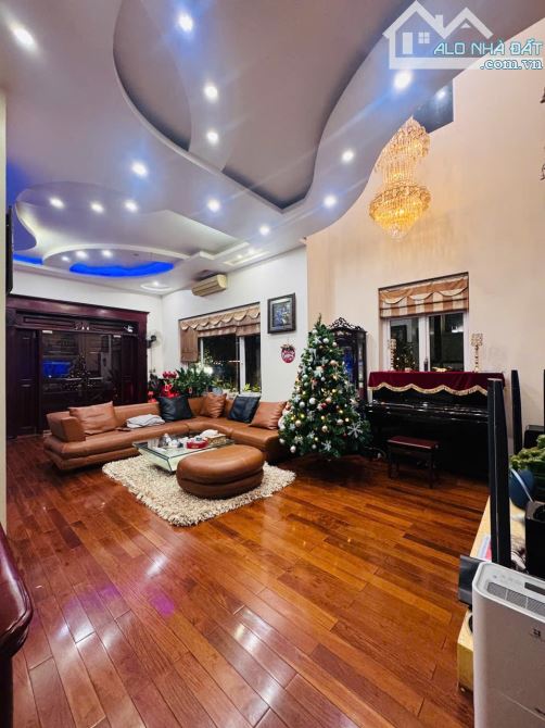 Biệt Thự 3 Tầng ~ 400m Sao Đỏ Dương Kinh. Giá 23 tỷ