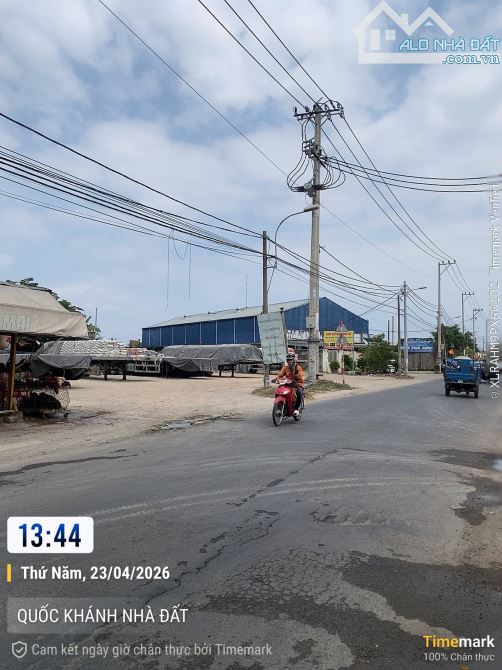 BÁN NHÀ XƯỞNG - MẶT TIỀN - ĐƯỜNG XE CÔNG CHẠY - DT 1740M - GẦN QL1A - VỀ KHU CÔNG NGHIỆP