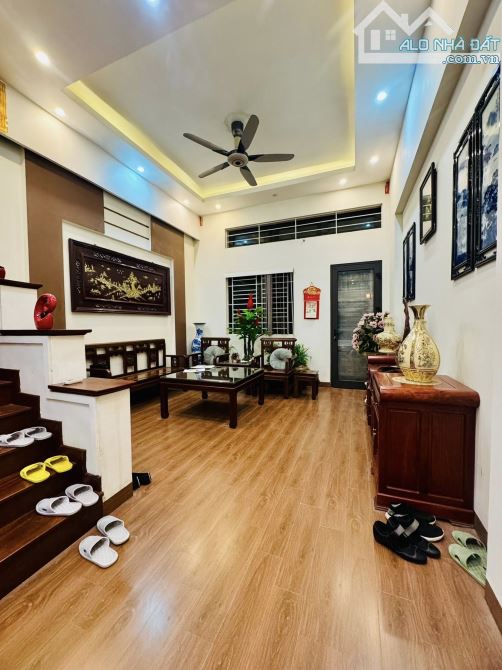 CHÍNH CHỦ NHÀ ĐẸP, PHÂN LÔ, ÔTÔ TRÁNH 5 TẦNG, 55M, MẶT TIỀN 5M, Ở SƯỚNG VẠN PHÚC