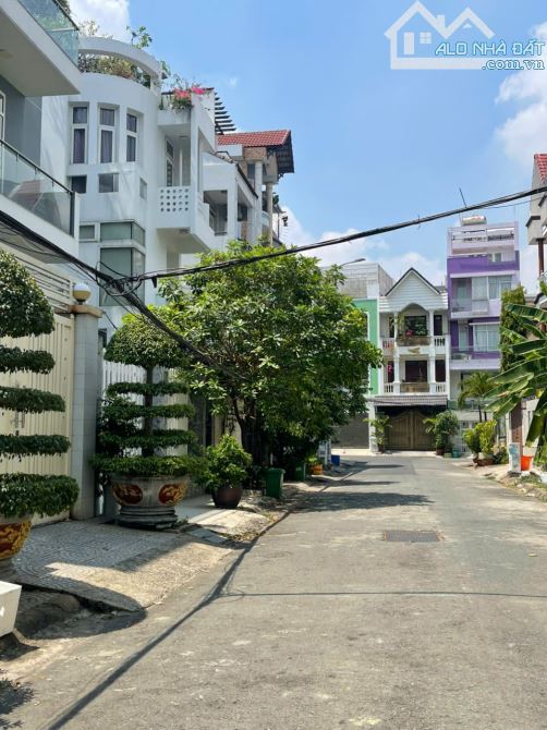 BÁN BIỆT THỰ KHU BÌNH LỢI 7x24M 4 TẦNG GẦN SÔNG SÀI GÒN, KHÔNG GIAN THOÁNG MÁT