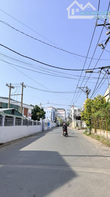 Bán Kho Xưởng Hẻm 8M đường Hương Lộ 2, 220m2 ( 10.5 x 22 ) Full thổ cư