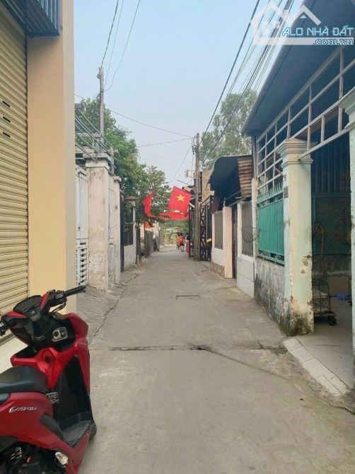 Bán gấp nhà gác lửng sổ riêng thổ cư rẻ nhất Kp.2 Trảng Dài.