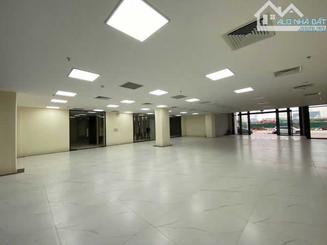 DUY NHẤT TOÀ NHÀ VĂN PHÒNG VIP NHẤT LONG BIÊN 475M2, 8 NỔI, 2 HẦM - 3XX TỶ