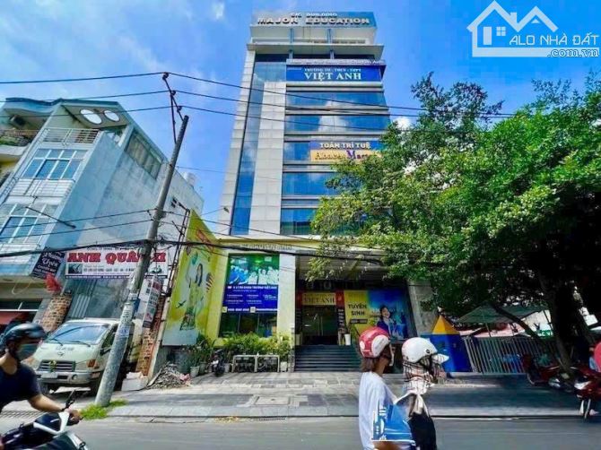 TÒA NHÀ VĂN PHÒNG HẦM 8 TẦNG GÓC 2 MẶT TIỀN NGUYỄN TRỌNG TUYỂN. 17m x 21m. CN 365m2