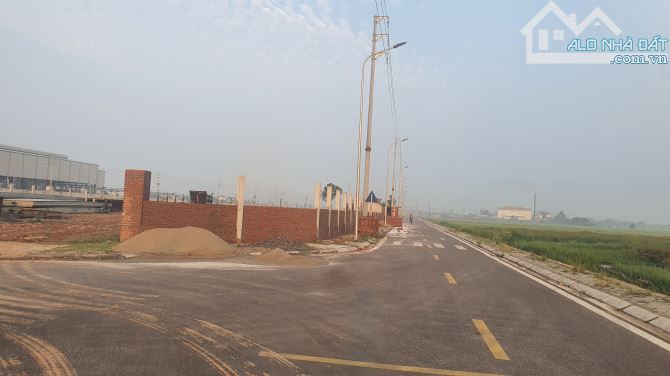Cty cần bán 3 ha đất TMDV mặt đường 379, chỉ 3 tr/m2