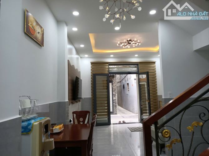 GÒ VẤP- HXH -THỐNG NHẤT NHÀ 3 TẦNG DIỆN TÍCH (4x10),40M2, 3PN, 2WC- GÍA; 5,3 TỶ TL.