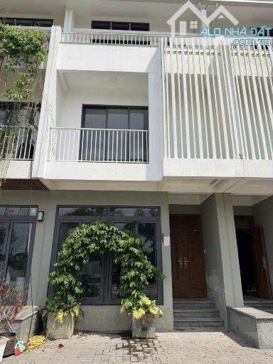 Đường 36m nhà 3 tầng Dahlia EcoGarden full nội thất