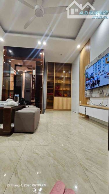 BÁN NHÀ CÁT LINH ĐỐNG ĐA 6TẦNG THANG MÁY NHÀ FULL NỘI THẤT GẦN PHỐ TIỆN ÍCH NGẬP TRÀN