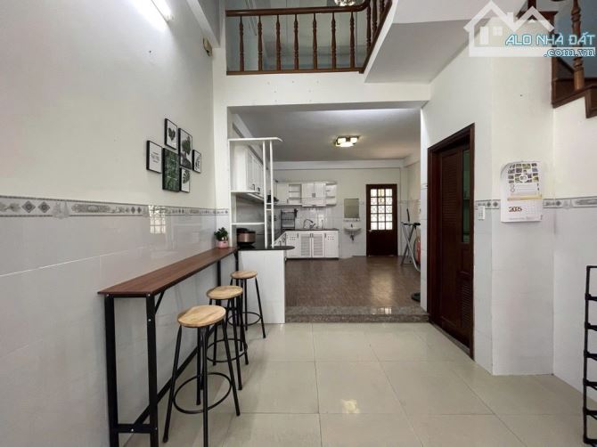 Bán Toà căn hộ Ỷ Lan Nguyên Phi, 90m2, 11,x tỷ, trung tâm Hải Châu, Đà Nẵng.
