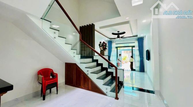 Bán nhà 3 tầng đường số 10 - KĐT Hà Quang 2, Nha Trang. Chỉ 7,8 tỷ