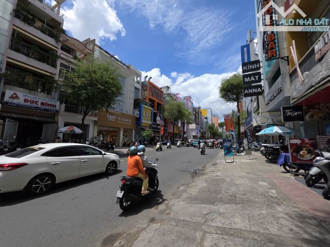 Building mặt tiền Sư Vạn Hạnh Quận 10 đối diện Vạn Hạnh Mall hầm 10 tầng - Giá 129 Tỷ
