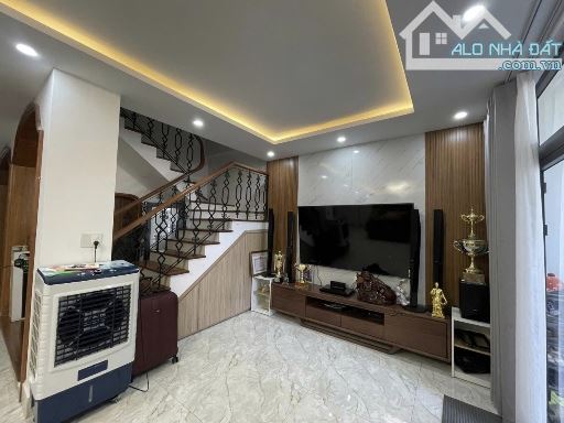 Nhà 3 tầng Royal Park Khu B 7*16m full nội thất