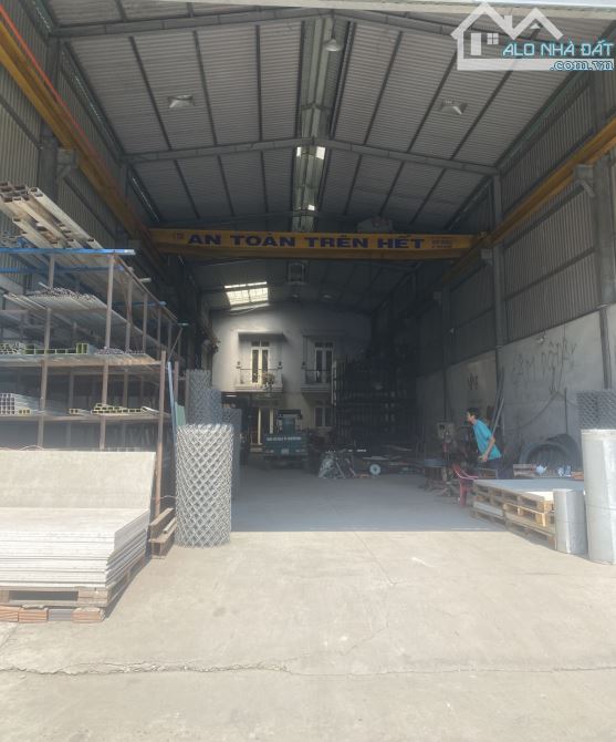 Nhà xưởng Mặt tiền Nguyễn Duy Trinh – Dt 400m² (8 x 50) full thổ cư