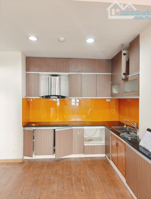 Bán chung cư 2 phòng ngủ ( sửa được 3 ngủ) khu đô thị nam cường 234 Hoàng Quốc Việt