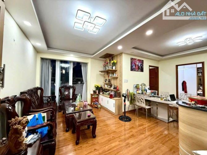 BÁN GẤP - CĂN HỘ CAO CẤP - THANG MÁY - ĐẶNG VĂN NGỮ - P4 - PHÚ NHUẬN - 75m2 ( 5tỷ )