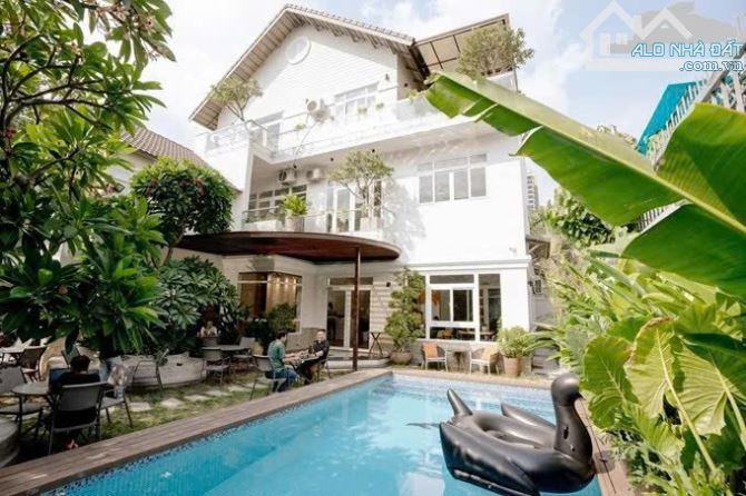 Bán Biệt Thự Cao Cấp Trần Văn Sắc Quận 2. 19,5m x 25m. 3 Tầng + Hồ Bơi.Giá 110 Tỷ