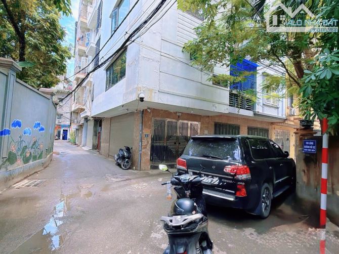 TOÀ VĂN PHÒNG LÔ GÓC VIP CẦU GIẤY - DT 38M2 (TỪ T2 Là 50M2) 8 TẦNG MT 12M-GIÁ 20 TỶ