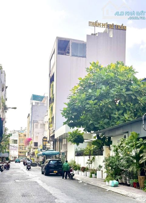 Toà nhà Nguyễn Thị Minh Khai,Q.3.DT:12.4m x 10m. KC: hầm,7 tầng. HĐT:190tr/th. Giá: 42 tỷ