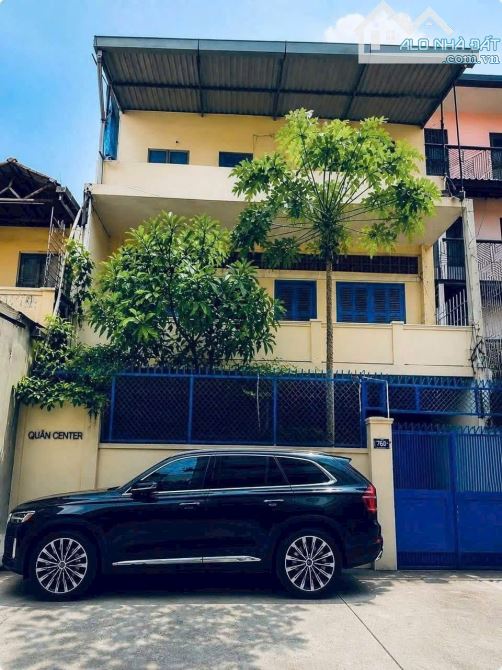 Hxh Võ Thị Sáu, đối diện CV Lê Văn Tám, DT 7,4×14,5m 3 tầng, giá 23 tỷ tốt