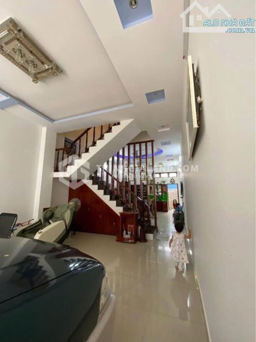 BÁN CĂN NHÀ 2 LẬU MẶT TIỀN HOÀNG VĂN THÁI VỊ TRÍ GẦN BIỂN_PHƯỜNG 8_93M2_GIÁ 10.5TY