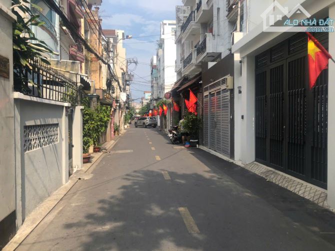 Nhà 2 Mặt tiền - HIệp Nhât Tân Bình (5,5x19) - Vị trí Vip - Giá 18,9 tỷ.