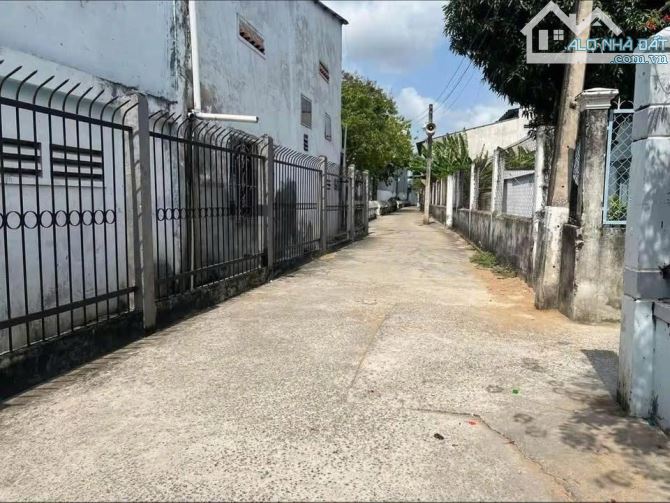 Dãy trọ cũ đang kinh doanh sẵn 4 phòng nằm 1 sẹc Huỳnh Thị Mài, Tân Hiệp, Hóc Môn SHR