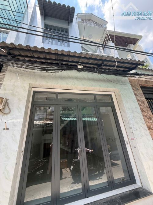 4x11, nhà có 2 lầu mới đường số 3, giáp Thạch LAM