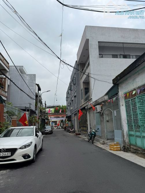CỰC HÓT BÁN ĐẤT TẶNG DÃY TRỌ 4P ĐƯỜNG 5.5M LẠC LONG QUÂN DT 105M2 NGANG 5M NHỈNH 5 TỶ