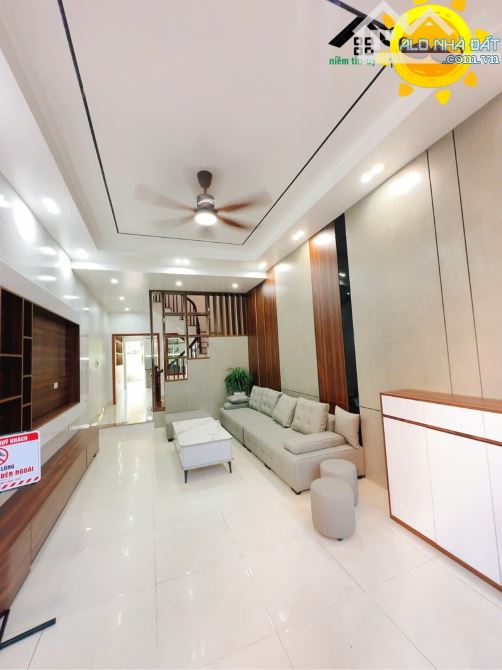 Nhà 3 tầng 56m2, full nội thất dân xây tđc Tiền Phong, ô tô đỗ cửa, giá chỉ 3,X tỷ #Mô tả