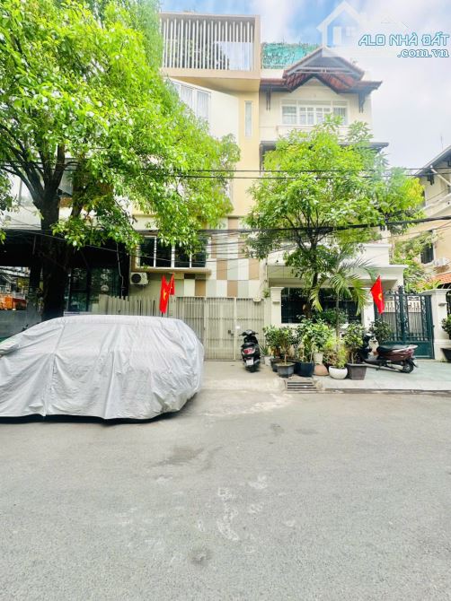 Khu Biệt lập 766 Sư Vạn Hạnh. 110m2 - Ngang 6m. 5 tầng. 6PN. ST. Có dòng tiền. Chào 42 tỉ