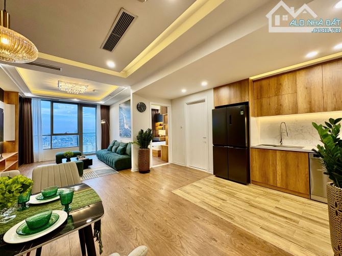 Bán gấp CH Luxury Park View 4PN View Công Viên DT 118m sẵn sổ, có slot ô tô giá 13,5 tỷ