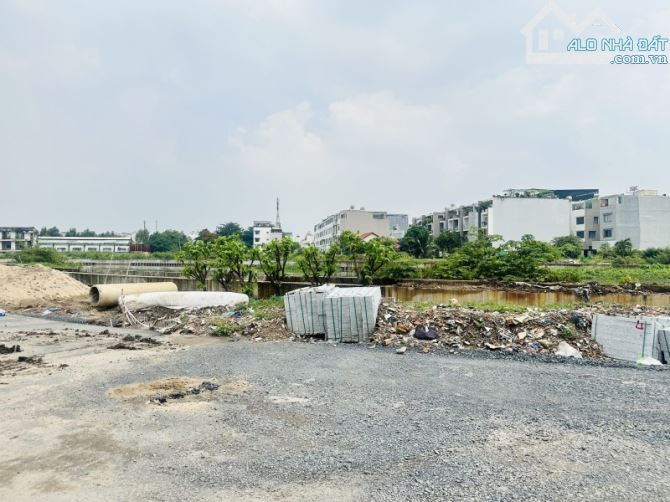 8648M2 Ngang 59x184M Giá 240 Tỷ Mặt Tiền Bờ Kè Tham Lương Gò Vấp