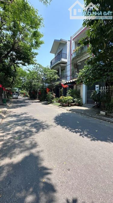 Sốc ! Trung Tâm Hải Châu - Oto Sát Cửa - Nở Hậu, Lại Sẵn Dòng Tiền - Mà Giá Chỉ 4.5 Tỷ
