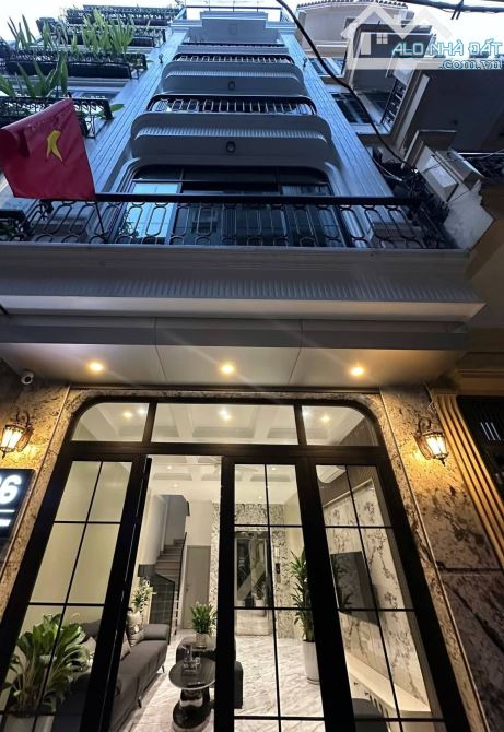 Nhà đẹp mới 84 Ngọc Khánh gara oto 7 chỗ thang máy 6 tầng full nội thất 40m2. Giá 19.8 tỷ