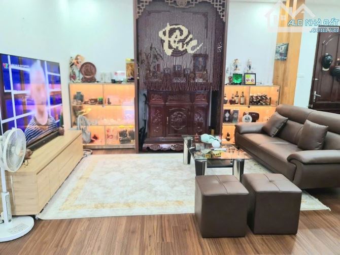 CHUNG CƯ TRUNG HÒA NHÂN CHÍNH - CĂN GÓC 116M2 3 NGỦ - BAN CÔNG ĐÔNG NAM - CÓ SLOT Ô TÔ