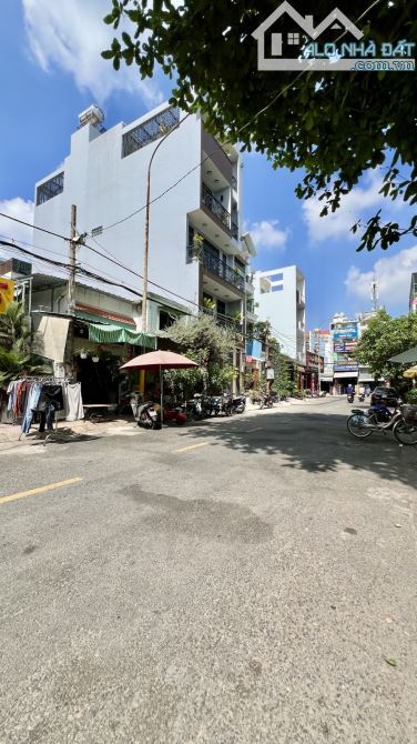 Bán Biệt thự Mặt tiền Lê Lâm ngang gần 8m dài 20m chỉ 21 tỷ thương lượng