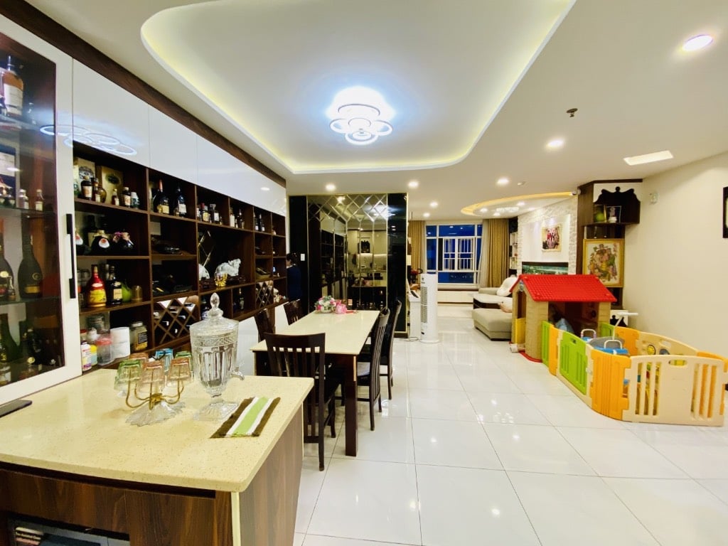 BÁN CHUNG CƯ GIAI VIỆT QUẬN 8, DT 138M² 4PN, PHÒNG XÔNG HƠI, FULL NỘI THẤT, SHR