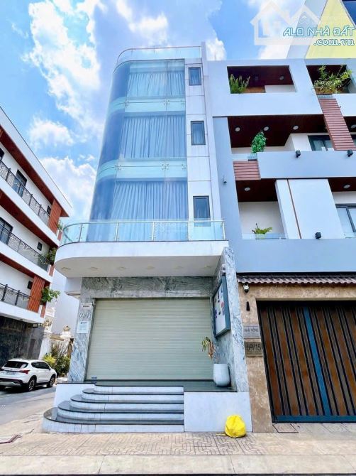 Góc 2 mặt tiền nội bộ Nguyễn Cửu Đàm, Tân Phú 5x17.5m, đúc 4.5 tấm, thang máy. Giá 17.3 tỷ