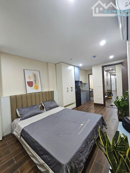 GẤP LẮM RỒI, TÒA CHDV NGÃ TƯ SỞ 56M2 6T 11PKK DOANH THU CAO GIÁ CHỈ 11 TỶ