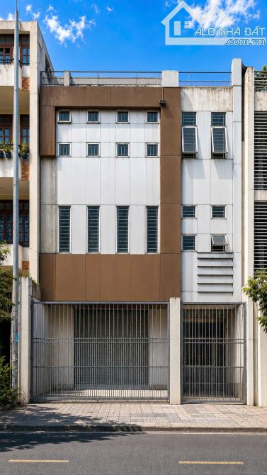 Siêu hếm tòa nhà văn phòng MẶT TIỀN KHU BÌNH PHÚ 1 - 8X16M - 4 TẦNG, giá 23,5 tỷ TL