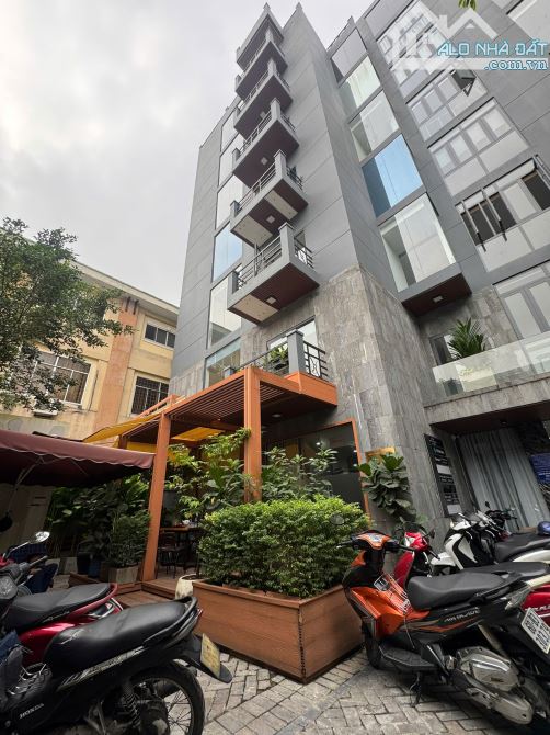 Bán toà nhà văn phòng Hai Bà Trưng, Phường Xuân Hoà, TPHCM