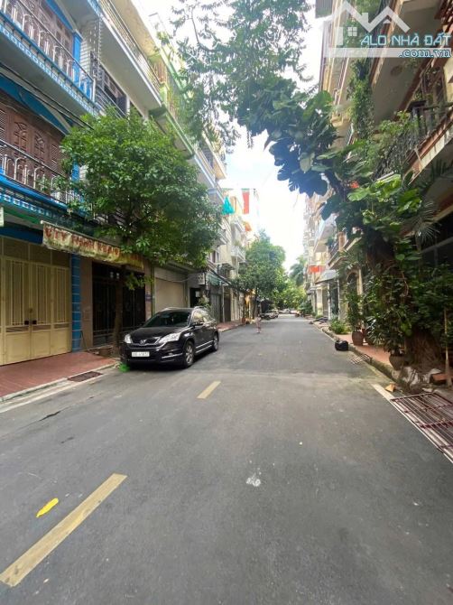 BÁN NHÀ PHÂN LÔ NGUYỄN CẢNH DỊ ĐẠI KIM 90m 4 TẦNG GIÁ 27 TỶ
