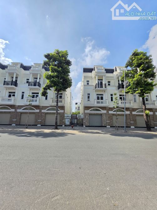 Bán nhà mới 1T2L 5x15m, đường số 5 KDC Icon Central (Hoàn công, kinh doanh tốt)
