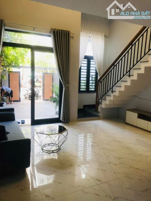 - Bán nhà 2 tầng đường ( 7m5) Phan Khoang, Cẩm Lệ. DT 100M2 – Giá 6.3 TỷTL.