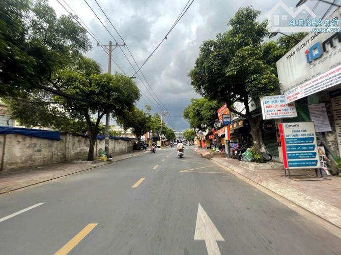 Bán Kho Xưởng 1100m2( 32x37m )Mặt Tiền Cầu Xéo-Đang Cho Thuê 200tr-Đất Full Thổ Cư
